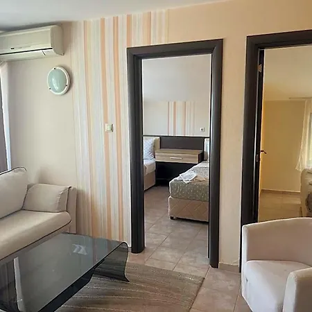 Lazur Hotell 2*