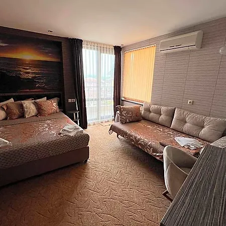 Hotell Lazur Kiten (Burgas)
