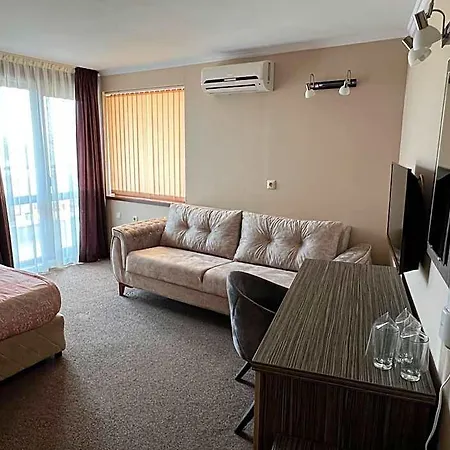 Lazur Hotell 2*