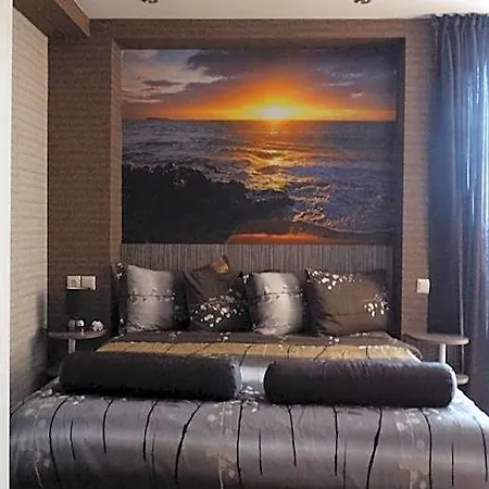 Lazur Hotell 2*